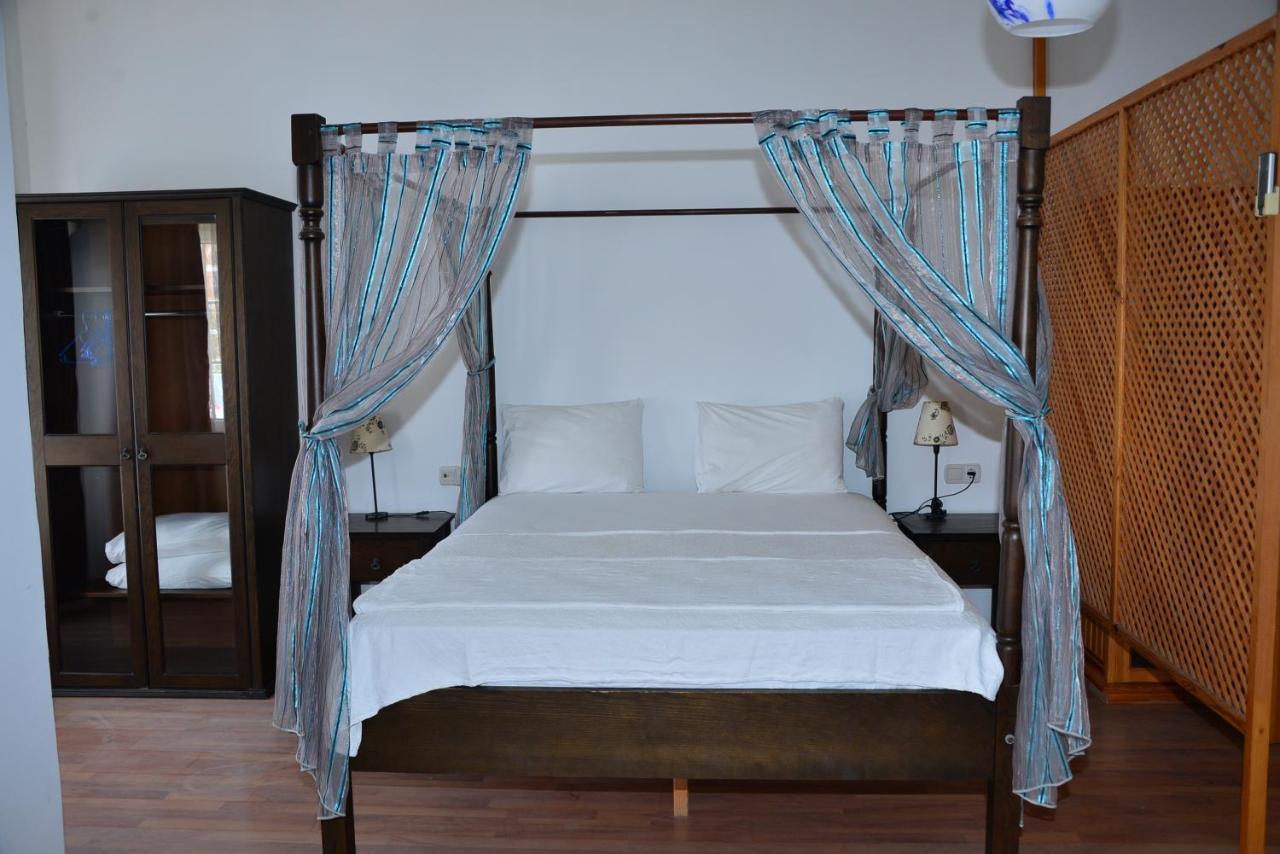Aquarius Aparthotel